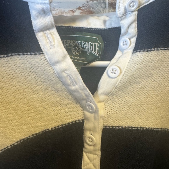 American Eagle Outfitters Navy and Cream Women's Crop Sweater - Picture 5 of 7